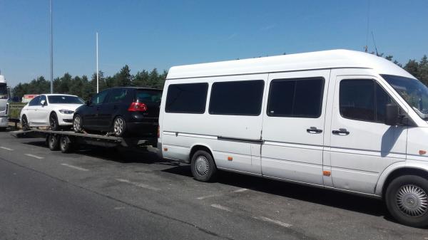 Transport autovehicule pe platforma Italia Romania vw golf 5 si bmw seria 3